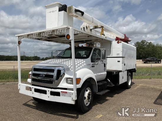 (Texarkana, AR) HiRanger XT55, Over-Center Bucket Truck mounted behind cab on 2009 Ford F750 Chipper