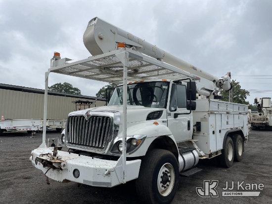 (Albertville, AL) Altec AA55E, Material Handling Bucket Truck rear mounted on 2012 International 740