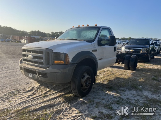 (Tampa, FL) 2005 Ford F550 Cab & Chassis Runs, Moves) (Body Damage) (FL residents Purchasing Titled
