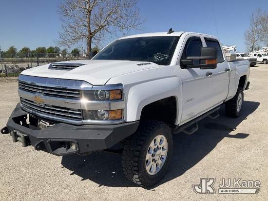 (Kansas City, MO) 2018 Chevrolet Silverado 2500HD 4x4 Crew-Cab Pickup Truck Runs & Moves) (Engine Po