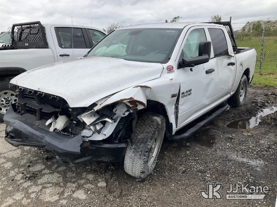 (Kansas City, MO) 2016 RAM 1500 4x4 Crew-Cab Pickup Truck Not Running, Condition Unknown, Wrecked) (