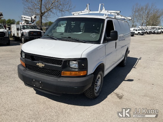 (Kansas City, MO) 2016 Chevrolet Express G2500 Cargo Van Runs & Moves) (Minor Body Damage