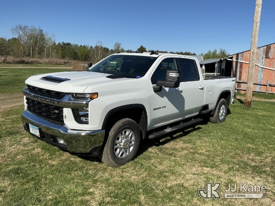 (Brainerd, MN) 2022 Chevrolet Silverado 3500HD 4x4 Crew-Cab Pickup Truck Runs & Moves