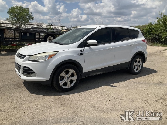 (South Beloit, IL) 2013 Ford Escape 4-Door Sport Utility Vehicle Runs & Moves) (Paint Damage