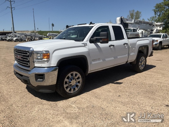 (Shakopee, MN) 2017 GMC Sierra 2500HD 4x4 Extended-Cab Pickup Truck Runs & Moves) (Paint/Rust Damage