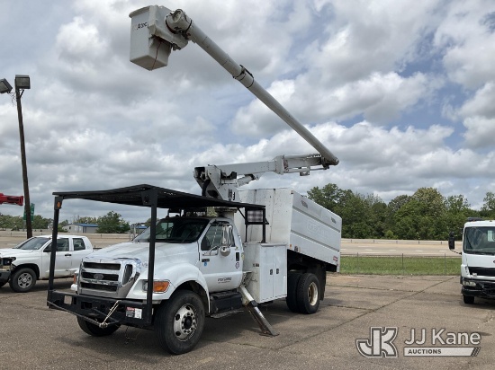 (Texarkana, AR) Altec LRV-55, Over-Center Bucket Truck mounted behind ...