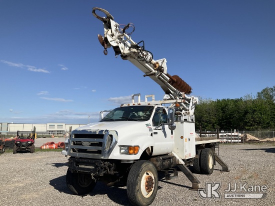 (Oklahoma City, OK) Telelect Commander 4047, Digger Derrick rear mounted on 2009 Ford F750 4x4 Flatb