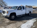 (South Beloit, IL) 2013 GMC Sierra 2500HD Extended-Cab Service Truck Runs & Moves) (Rear Seats Remov