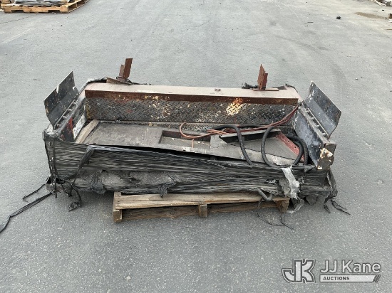 (Jurupa Valley, CA) Lift Gate (Used ) NOTE: This unit is being sold AS IS/WHERE IS via Timed Auction