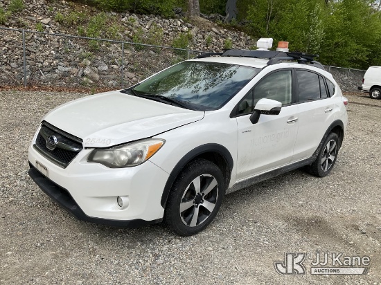 (Shrewsbury, MA) 2015 Subaru XV Crosstrek AWD Hybrid 4-Door Hatch Back Runs & Moves)
