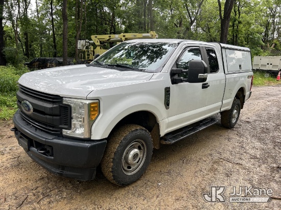 (Hagerstown, MD) 2017 Ford F250 4x4 Extended-Cab Pickup Truck Runs & Moves