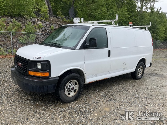 (Shrewsbury, MA) 2015 GMC Savana G2500 Cargo Van Runs & Moves) (Body Damage, Low Fuel