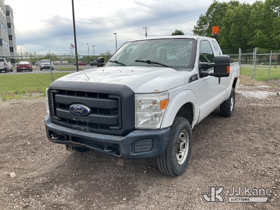 (Louisville, OH) 2016 Ford F250 4X4 Extended-Cab Pickup Truck Runs & Moves, TPMS Light On, Driver Se