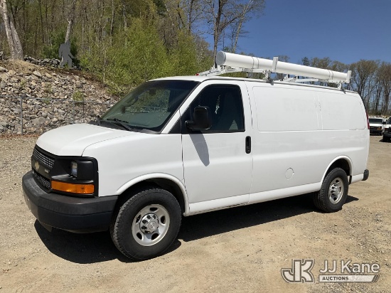 (Shrewsbury, MA) 2016 Chevrolet Express G2500 Cargo Van Runs & Moves) (Damaged Rear Cargo Doors, Rus
