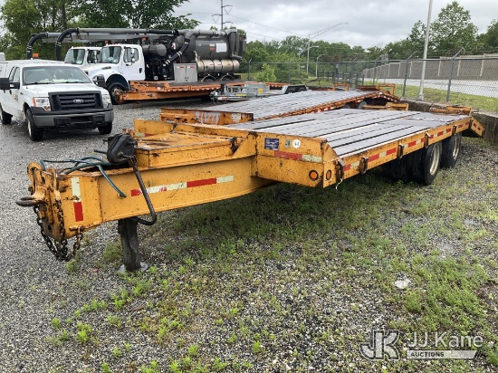 (Plymouth Meeting, PA) 1990 Eager Beaver 20HAL T/A Tagalong Equipment Trailer Body Damage