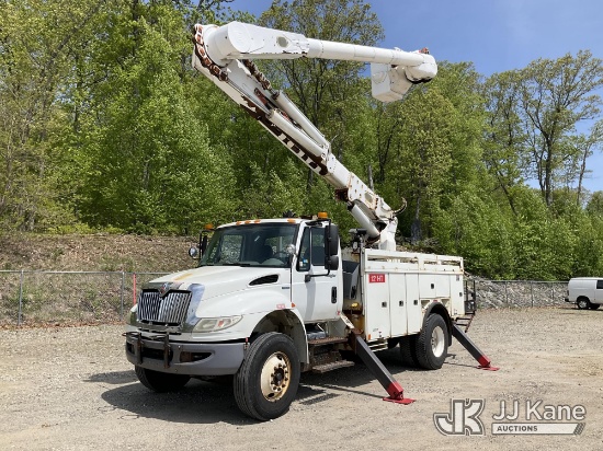(Shrewsbury, MA) Altec AM50, Material Handling Bucket Truck rear mounted on 2011 International 4300 