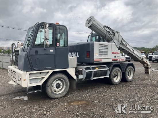 (Plymouth Meeting, PA) Gradall XL 4100, Truck Mounted Excavator mounted on 2007 Gradall Carrier Dane
