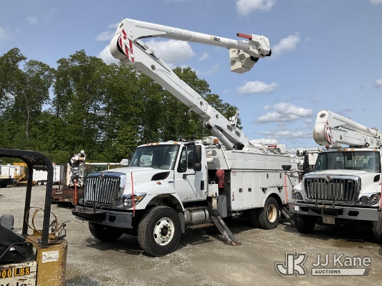 (Shrewsbury, MA) Altec AN46E-OC, Material Handling Bucket Truck rear mounted on 2015 International 7