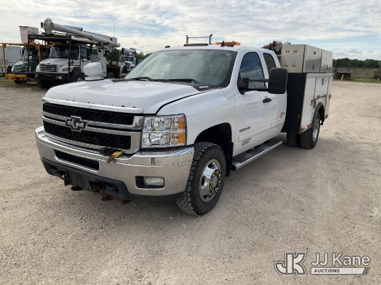 (Charlotte, MI) 2011 Chevrolet Silverado 3500HD 4x4 Extended-Cab Service Truck Runs & Moves) (Jump T