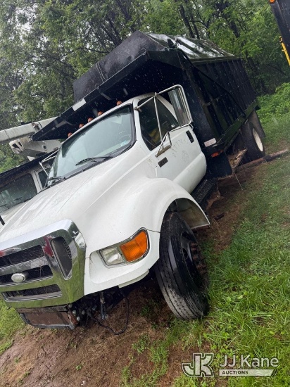 (Hagerstown, MD) 2004 Ford F750 Chipper Dump Truck Not Running, Condition Unknown, Missing Parts, Bo