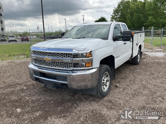 (Louisville, OH) 2019 Chevrolet Silverado 2500HD 4x4 Extended-Cab Service Truck Runs & Moves, Engine