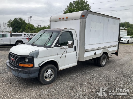 (Plymouth Meeting, PA) 2003 GMC Savana G3500 Cutaway Van Body Truck Runs & Moves, Body & Rust Damage