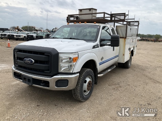 (Charlotte, MI) 2015 Ford F350 4x4 Service Truck Runs & Moves) (Engine Light