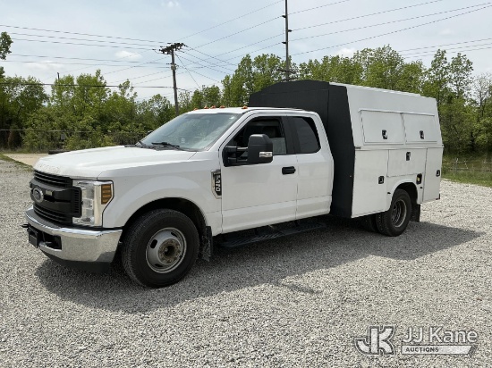 (Fort Wayne, IN) 2018 Ford F350 Enclosed High-Top Service Truck Runs & Moves) (Check Engine Light On