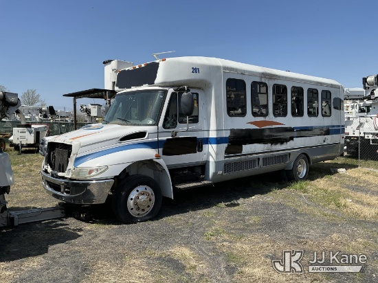 (Plains, PA) 2004 International 3200 Cutaway Passenger Bus Not Running, Must Tow, Animal Waste Smell