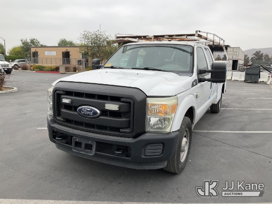 (Jurupa Valley, CA) 2011 Ford F350 Crew-Cab Service Truck Runs & Moves) ( Lift Gate Operates