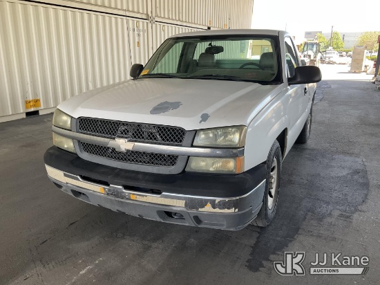 (Jurupa Valley, CA) 2005 Chevrolet Silverado 1500 Pickup Truck Runs & Moves) (Paint Damage
