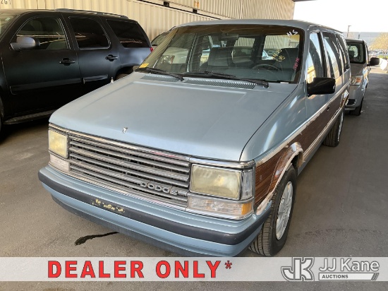 (Jurupa Valley, CA) 1990 Dodge Grand Caravan Mini Passenger Van Runs & Moves) (Engine Light On