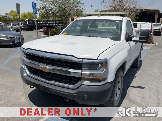 (Jurupa Valley, CA) 2018 Chevrolet Silverado 1500 4x4 Pickup Truck Runs & Moves) (Airbag Light On, T