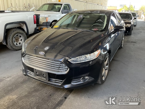 (Jurupa Valley, CA) 2014 Ford Fusion 4-Door Sedan Runs & Moves) (Paint Damage, Minor Scratches