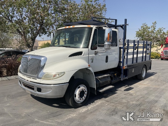 (Jurupa Valley, CA) 2005 International 4400 Stake Truck, Not CA Compliant Runs & Moves
