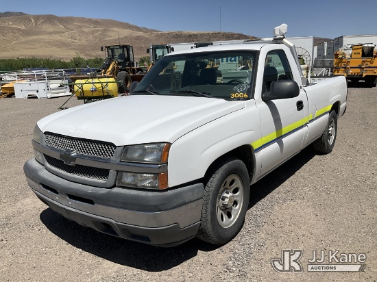(Sparks, NV) 2005 Chevrolet Silverado 1500 Pickup Truck Runs & Moves) (Jump to Start, A/C & Heat Not