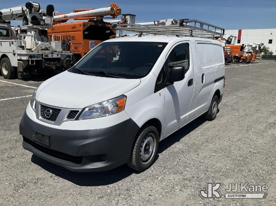 (Portland, OR) 2017 Nissan NV200 Passenger Van Runs & Moves