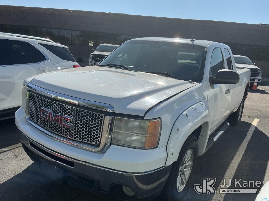 (Greeley, CO) 2010 GMC Sierra 1500 4x4 Extended-Cab Pickup Truck Not Running, Condition Unknown, Rus