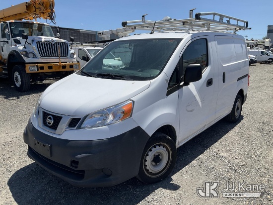 (Portland, OR) 2017 Nissan NV200 Mini Cargo Van Runs & Moves