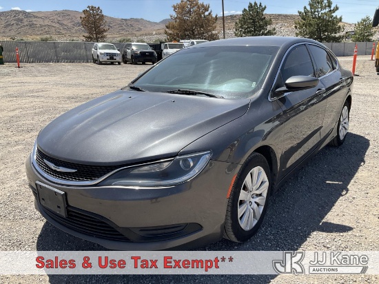 (Sparks, NV) 2015 Chrysler 200 4-Door Sedan Runs & Moves),(Minor Body Damage, Some Interior Trim Loo