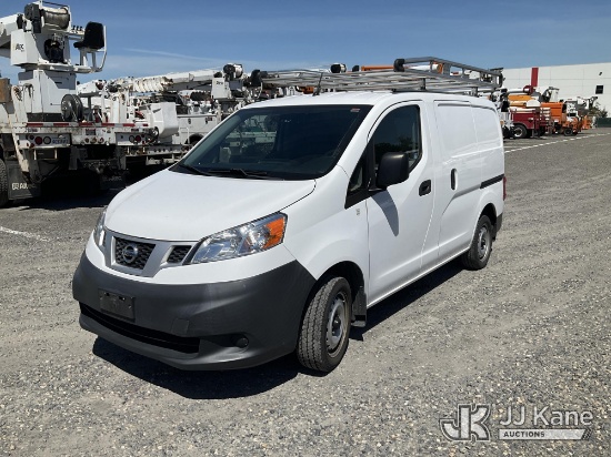 (Portland, OR) 2017 Nissan NV200 Mini Cargo Van Runs & Moves