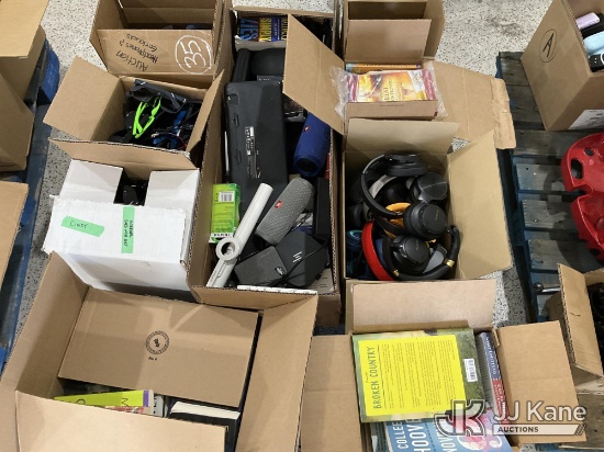 (Salt Lake City, UT) Pallet w/ Airport Lost & Found NOTE: This unit is being sold AS IS/WHERE IS via