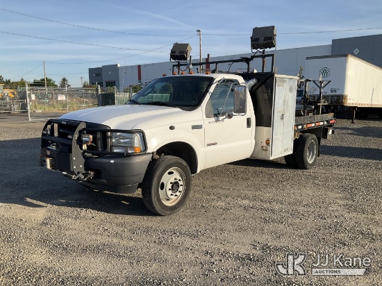 (Portland, OR) 2004 Ford F550 4x4 Flatbed Truck Runs & Moves