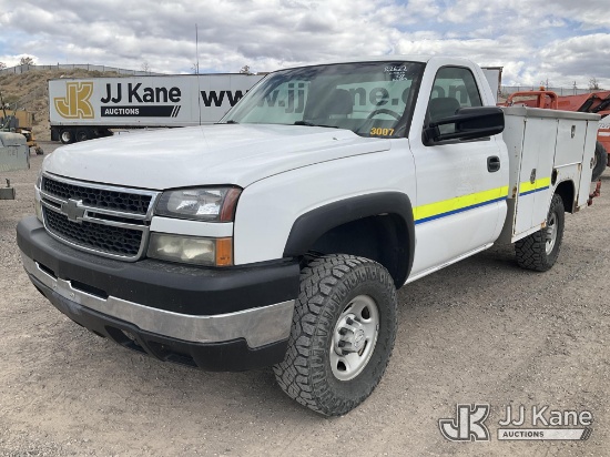 (Sparks, NV) 2007 Chevrolet Silverado 2500HD 4x4 Service Truck Runs & Moves) (Paint/Rust Damage