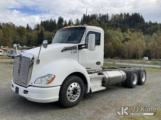 (Eatonville, WA) 2015 Kenworth T680 T/A Truck Tractor Runs & Moves