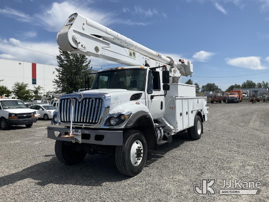 (Portland, OR) Altec AA55, Material Handling Bucket Truck rear mounted on 2018 International 7300 4x