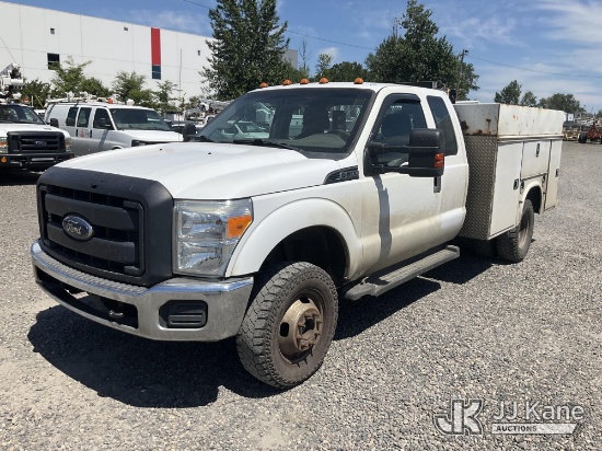 (Portland, OR) 2015 Ford F350 4x4 Extended-Cab Dual Wheel Service Truck Runs & Moves) (Check Engine 
