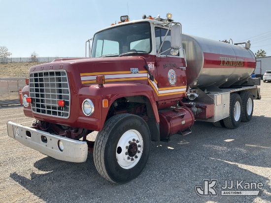 (Sparks, NV) 1979 Ford 9000 Water Tank Truck Runs, Moves, Water System Operates)(Passenger Window In