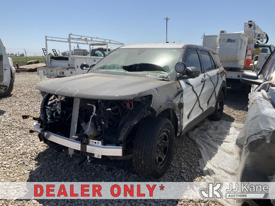 (Dixon, CA) 2021 Ford Explorer AWD Police Interceptor 4-Door Sport Utility Vehicle Wrecked) (Runs & 