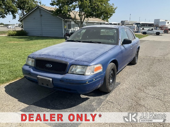 (Dixon, CA) 2004 Ford Crown Victoria Police Interceptor 4-Door Sedan Runs & Moves) (Slight Transmiss